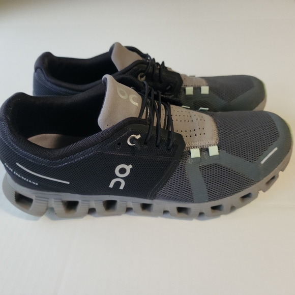 ON Running Cloud 5, Black Lead, Women Size 11 - Picture 2 of 16